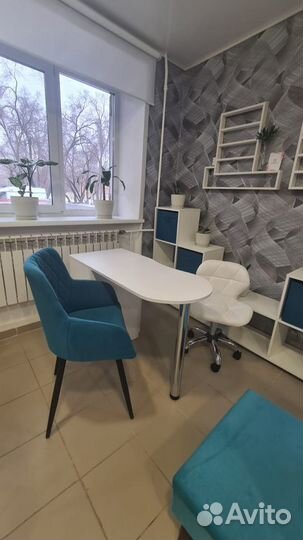 Место мастера маникюра и парикмахера