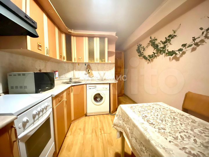 2-к. квартира, 46 м², 1/9 эт.