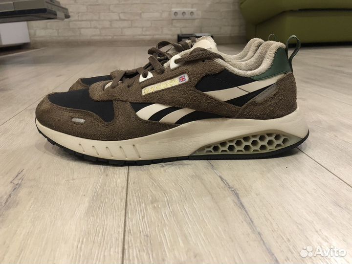 Кроссовки осенние reebok