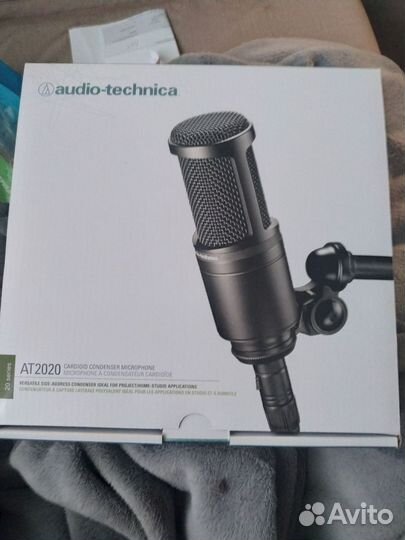Студийный микрофон audio technica AT2020
