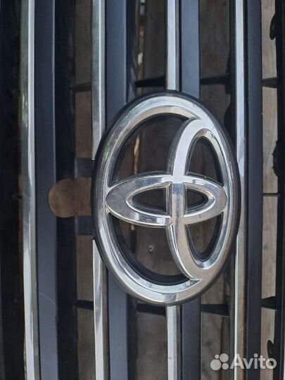 Решетка радиатора toyota land cruiser 200