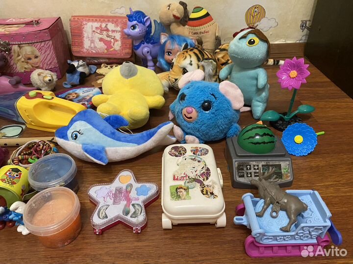 Игрушки и аксессуары для девочки