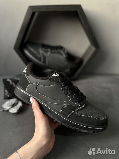 Trаvis Sсоtt х Аir Jordаn 1 Lоw Вlack Phаntom