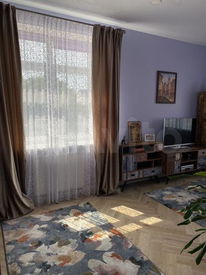 2-к. квартира, 60 м², 1/4 эт.