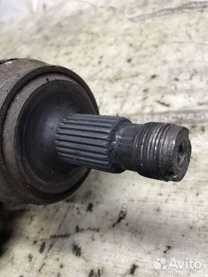 Привод Мерседес w204