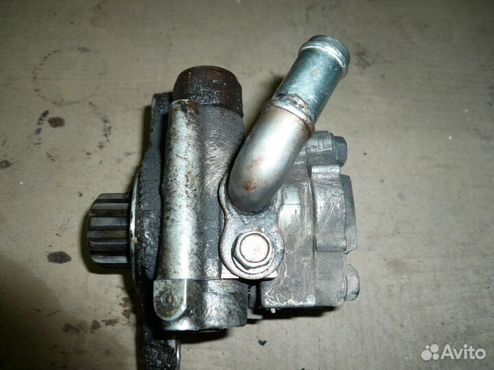 Насос гидроусилителя Toyota Prado 120 3.0 TDI D4D