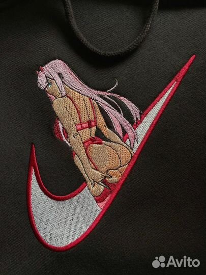 Машинная вышивка на одежде