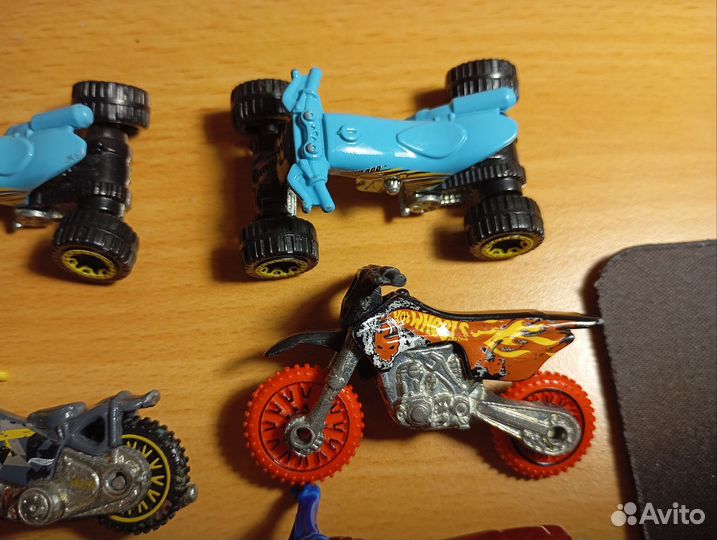 Мотоциклы Hot Wheels