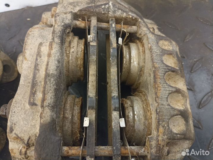 Суппорт тормозной передний для Toyota Hilux Surf