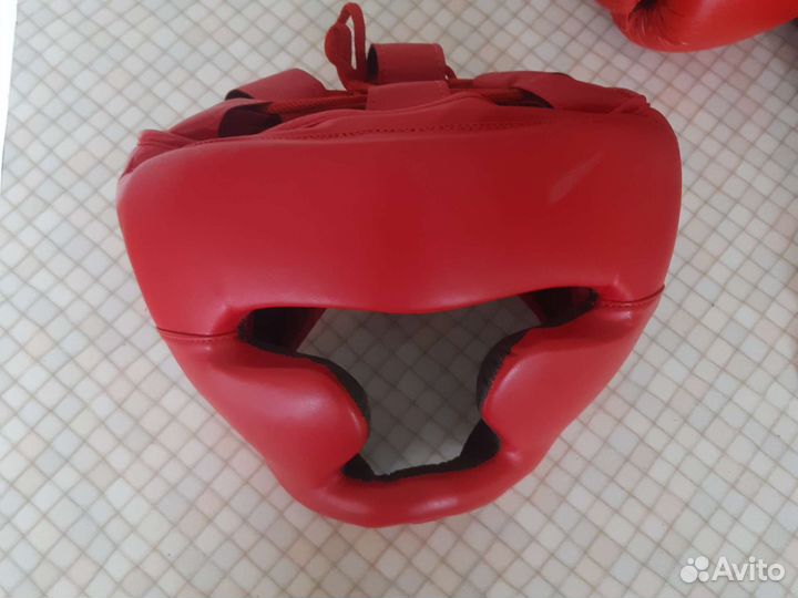 Боксерские перчатки