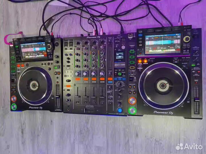 Pioneer CDJ 2000 nxs2 + DJM 900 nxs2