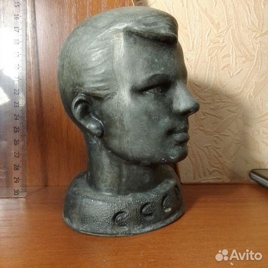 Бюст Гагарина