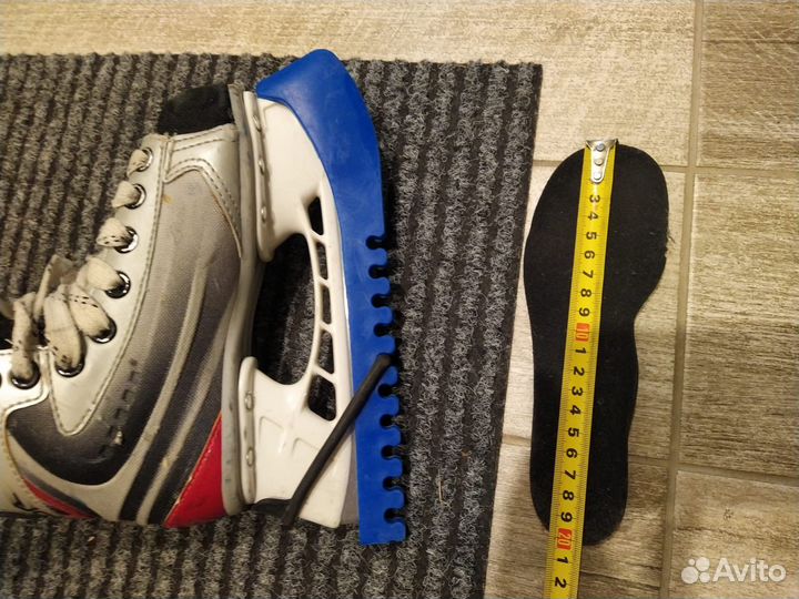 Коньки хоккейные