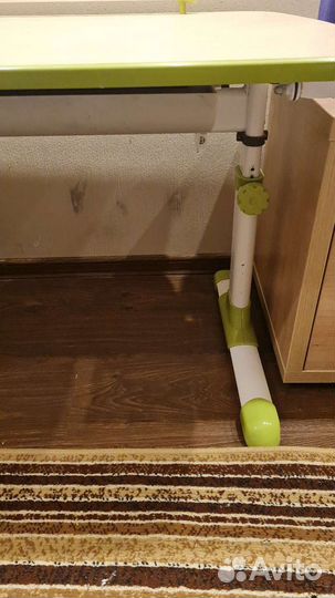 Детский письменный стол