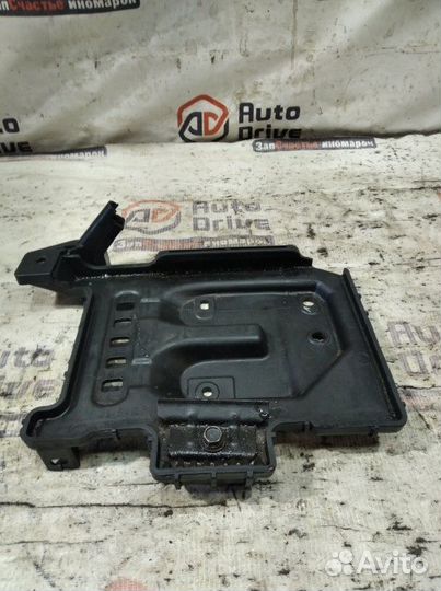 Площадка под акб Hyundai I30 FD G4FC 2009