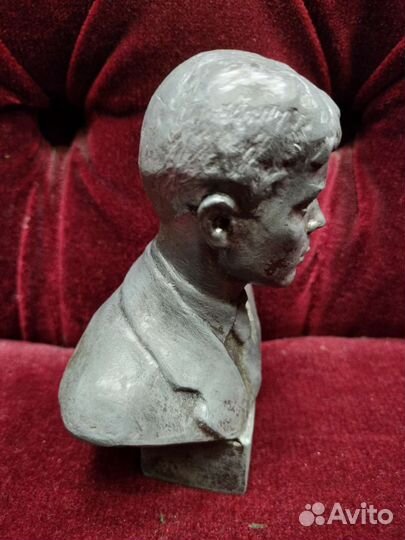 Бюст С. А. Есенин