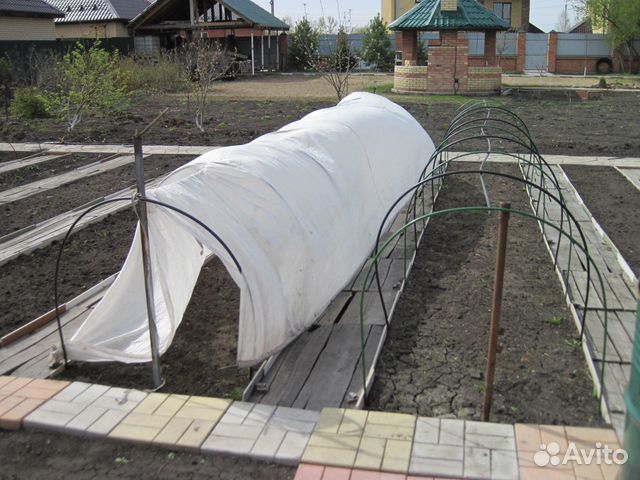 Парник и шпалеры и опоры для цветов