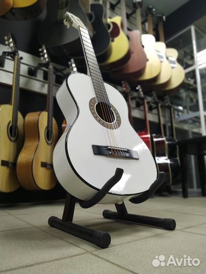 Классическая гитара Белая Новая глянец