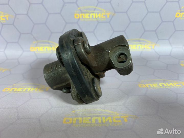 Рулевой карданчик Opel Vectra A