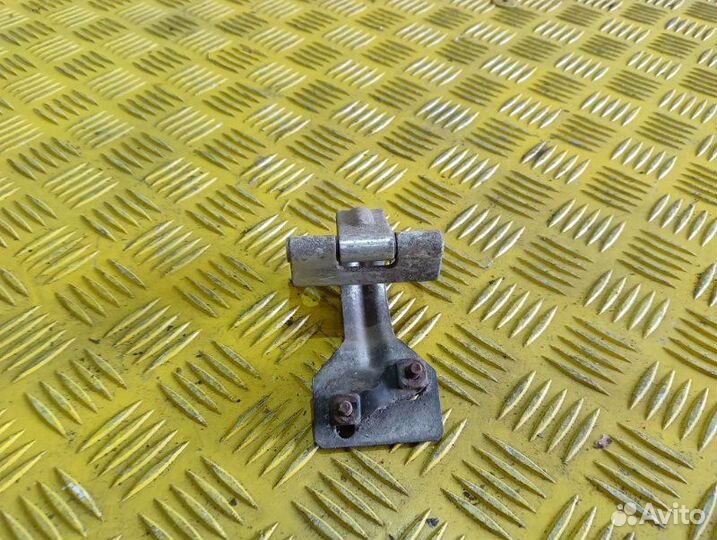 Петля крышки бардачка Man Tgl Tgm Tga Tgs Tgx