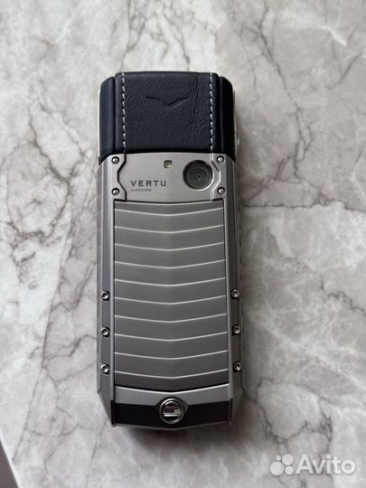 Vertu Ascent 2010, 32 ГБ