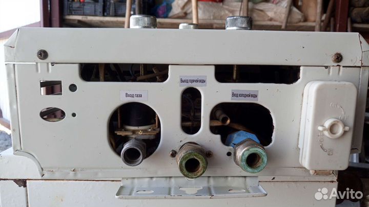 1.Газовый котёл, 2. Водонагревательная колонка