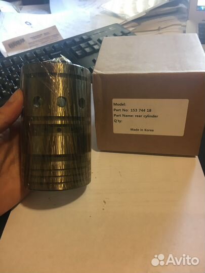 Задний цилиндр 15374418 перфоратора Sandvik HL300