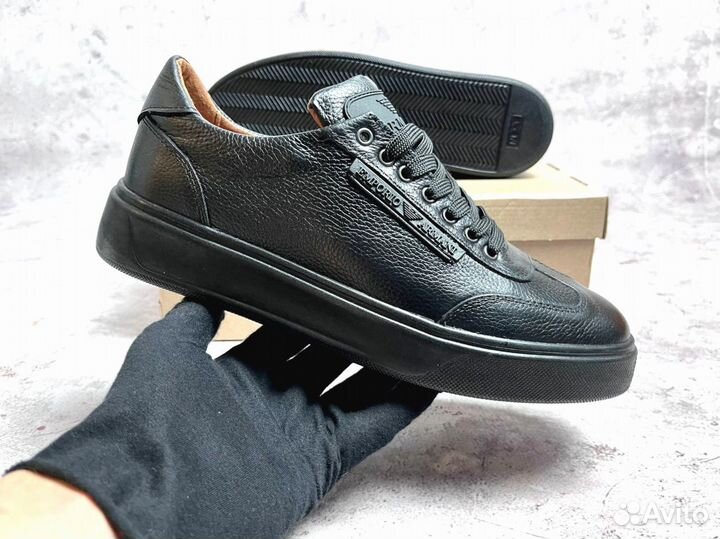 Кроссовки Armani надежные