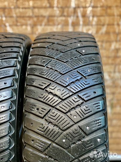 Goodyear Ultragrip Ice Arctic 215/65 R16 98T