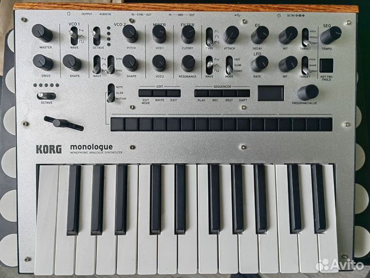 Синтезатор Korg Monologue