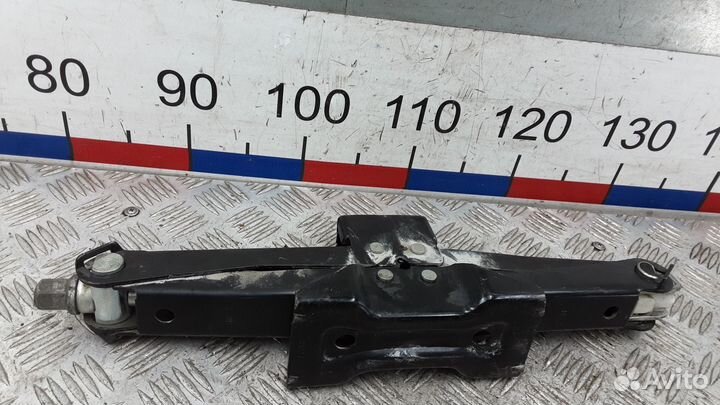 Домкрат на Nissan Primastar X83