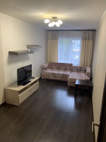 2-к. квартира, 53 м², 1/5 эт.