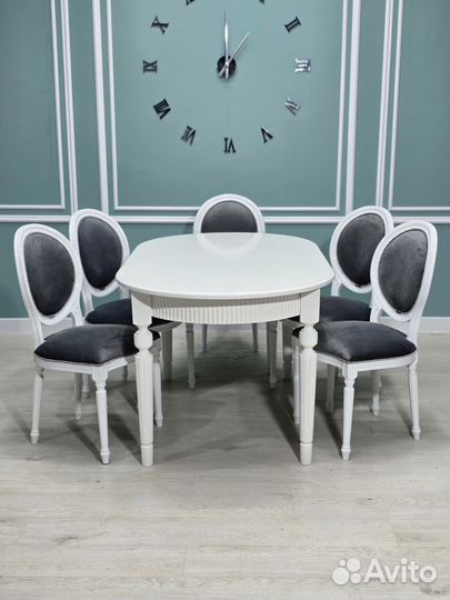 Стол и стулья