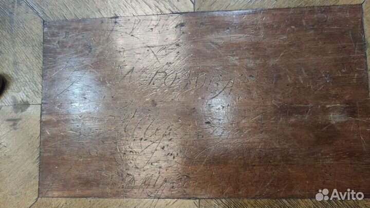 Коробка старинная с ключиком