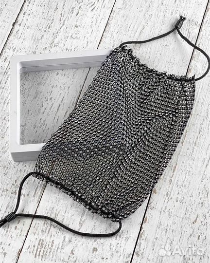 Маска со стразами