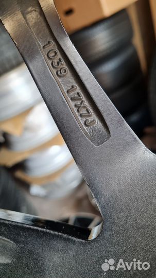 Диски Stranger R17 H 5x114,3 ET 48 из Японии