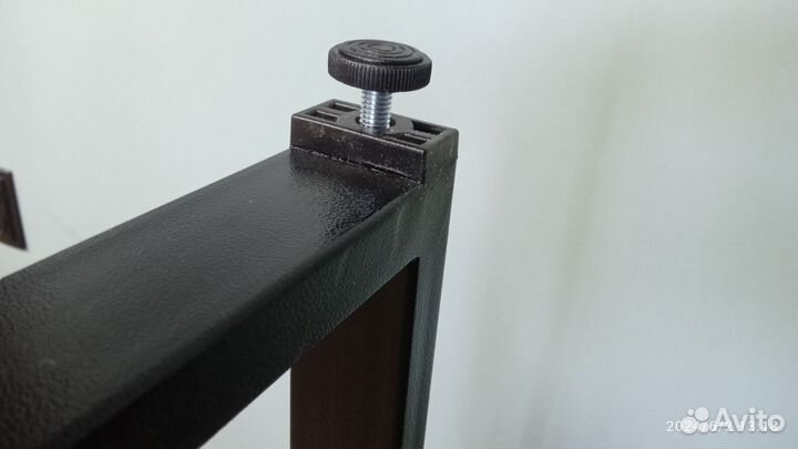 Кухонный стол в стиле лофт. Новый