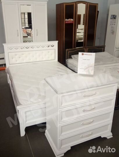 Спальный гарнитур