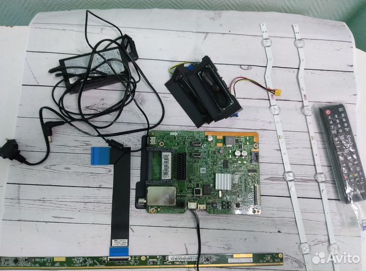 BN41-02358B / подсветки / пульт / сзу c UE32J4000