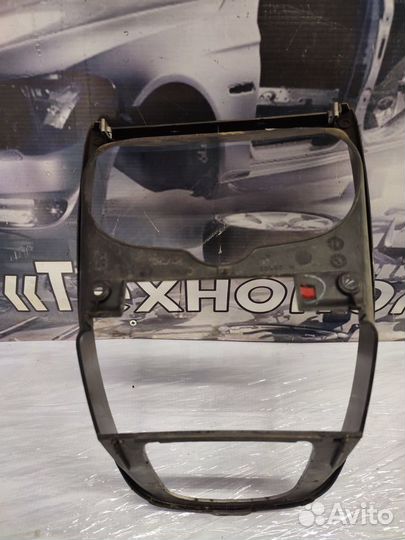 Накладка центральной консоли Peugeot 307