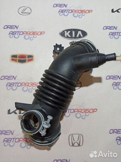 Патрубок воздушного фильтра Toyota Camry 55 2.5