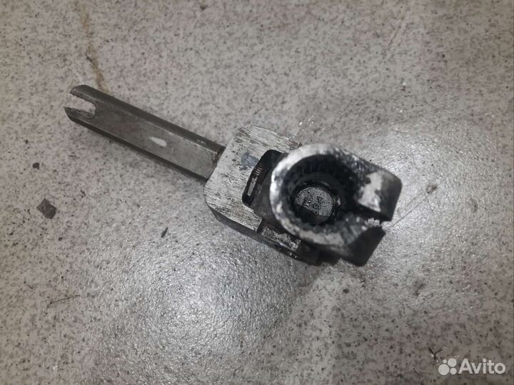 Карданчик рулевой VW Passat B4