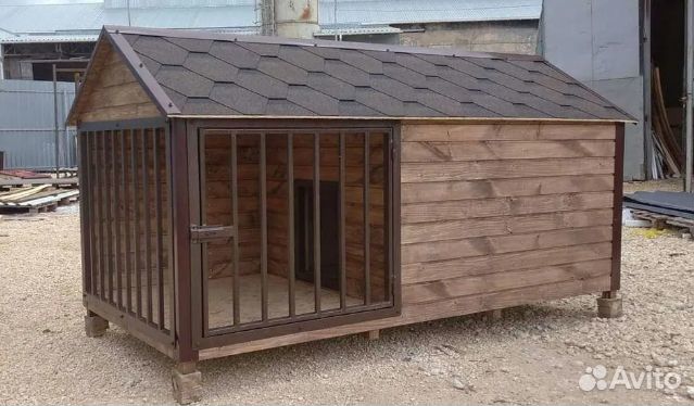 Утеплённая будка с террасой