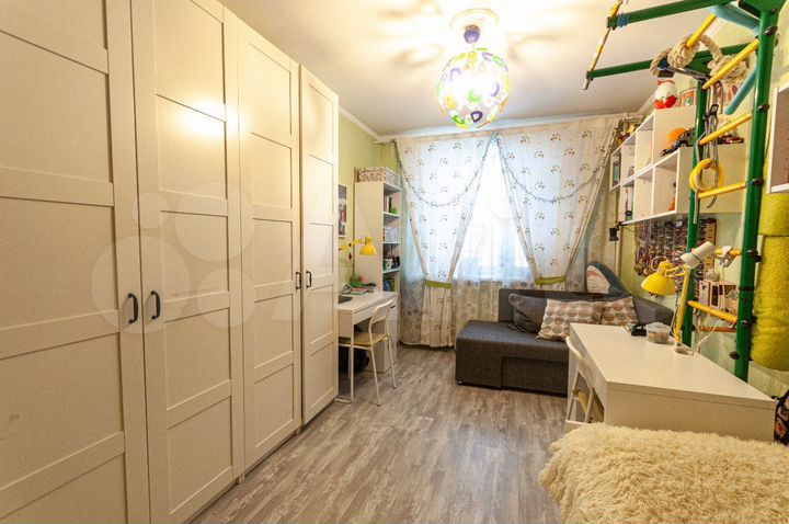 2-к. квартира, 55 м², 1/14 эт.