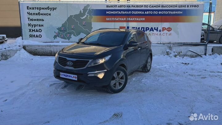 Стекло двери задней левой Kia Sportage (SL) 834113