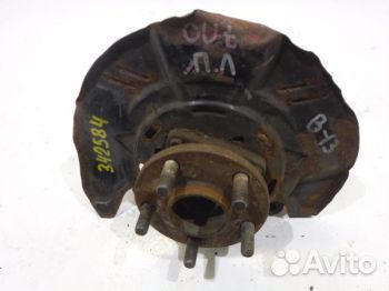 Кулак передний левый