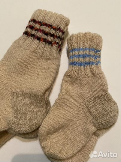 Варежки и носки из шерсти