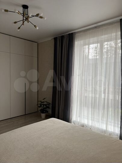 3-к. квартира, 93,5 м², 1/3 эт.