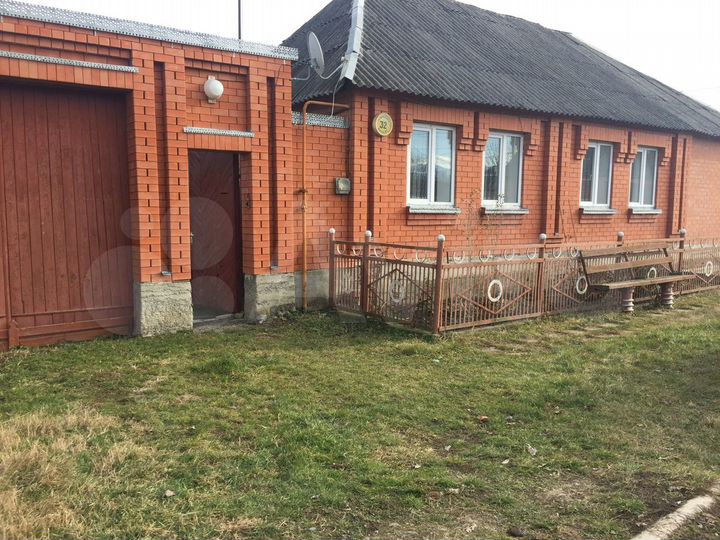 Дом 202 м² на участке 8 сот.