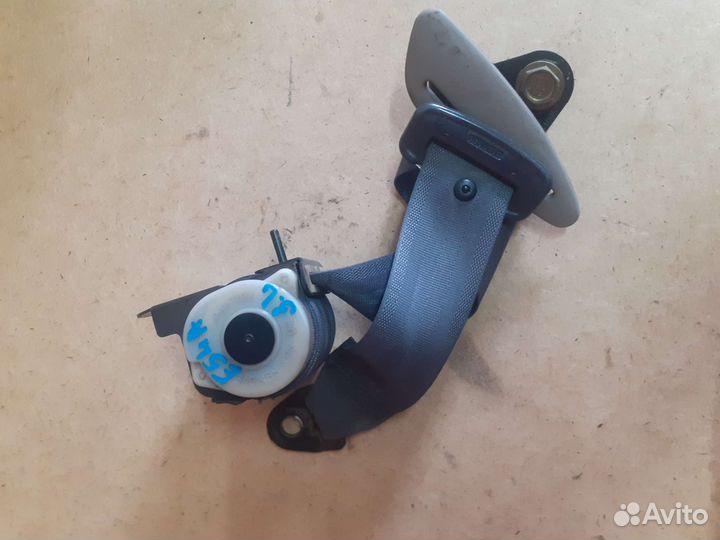 Ремень безопасности левый Mitsubishi Galant 7